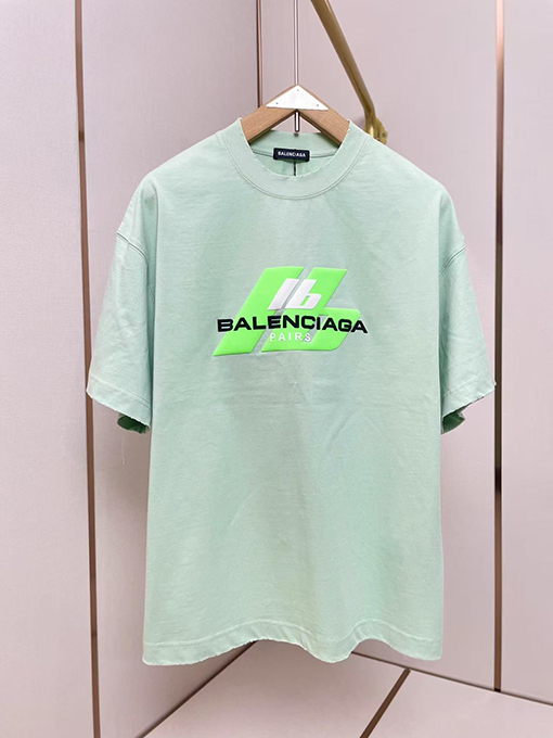 バレンシアガ新しいLBシリコンプリントTシャツ