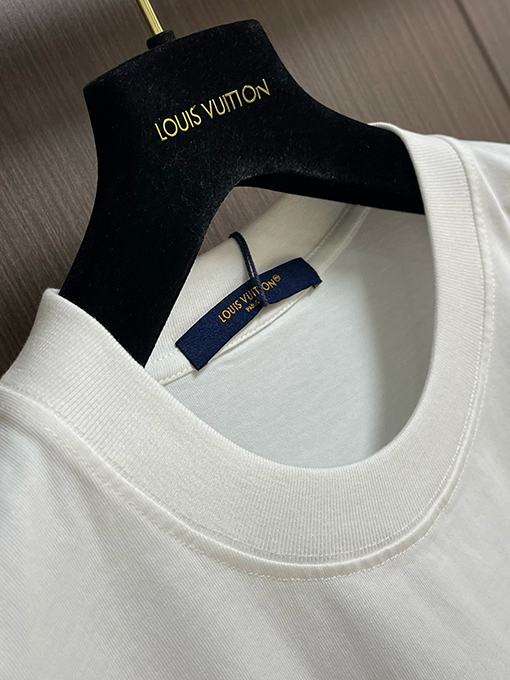ルイヴィトン限定新作ロゴプリント半袖Tシャツ
