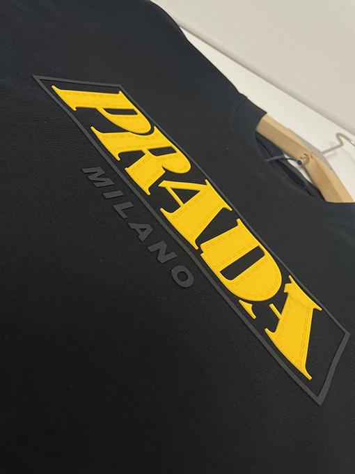 プラダ新しい立体シリコンTシャツ