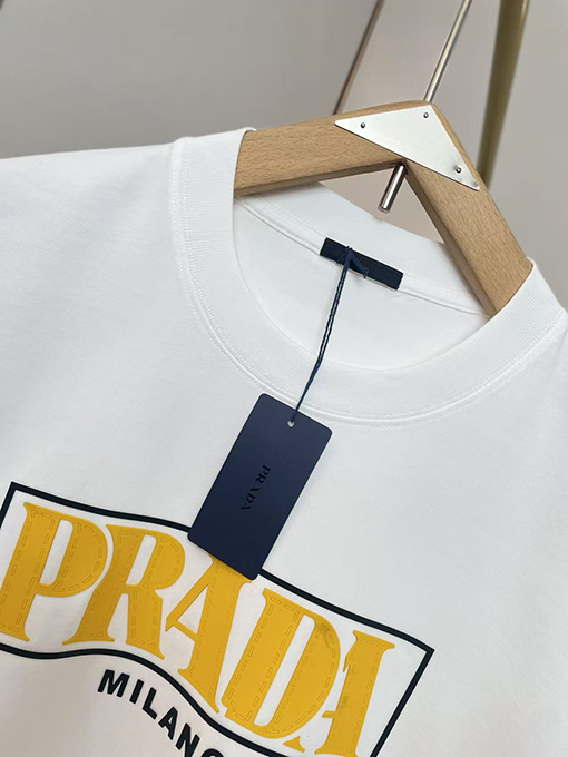 プラダ新しい立体シリコンTシャツ