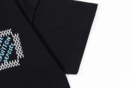 ルイヴィトンスーパーコピーアルファベットのモノグラムプリントTシャツ