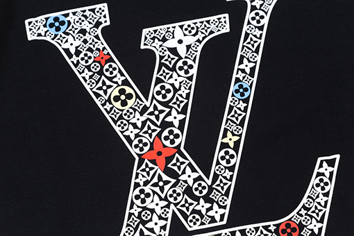 ルイヴィトンスーパーコピーアルファベットのモノグラムプリントTシャツ