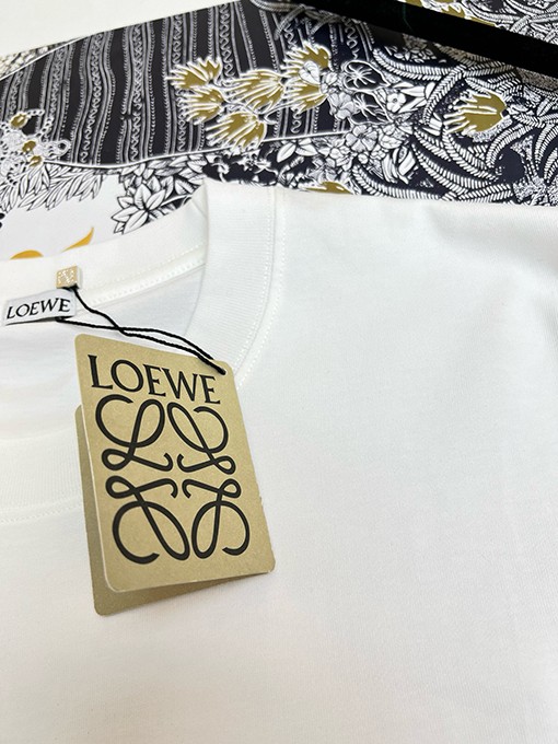 ロエベクラシックTシャツ