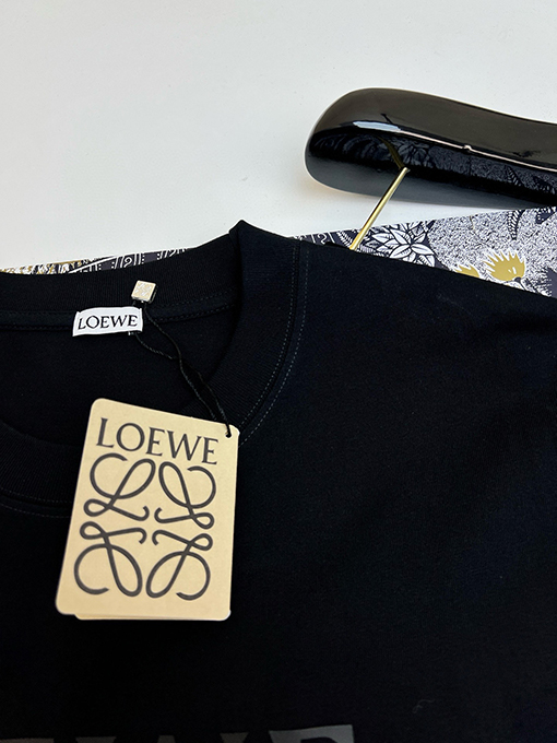 ロエベクラシックTシャツ