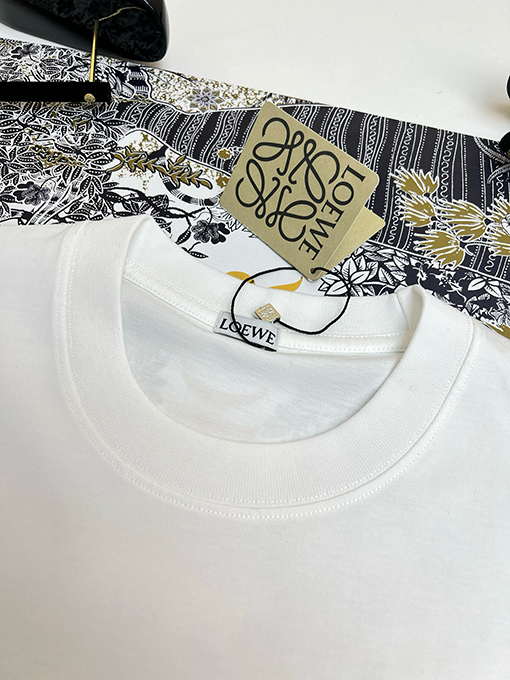 ロエベクラシックTシャツ