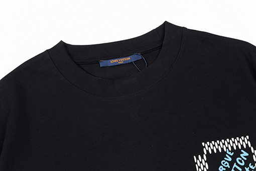 ルイヴィトンスーパーコピーアルファベットのモノグラムプリントTシャツ