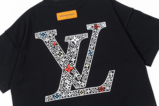 ルイヴィトンスーパーコピーアルファベットのモノグラムプリントTシャツ
