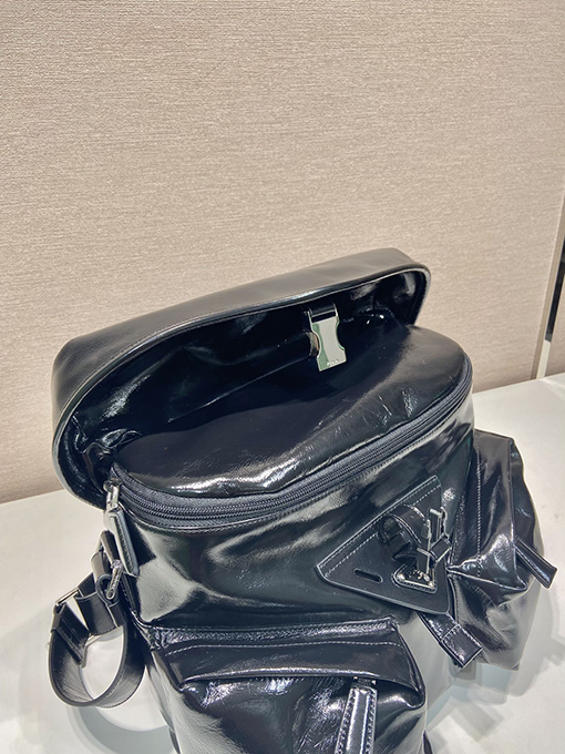 プラダ新しいバッグ