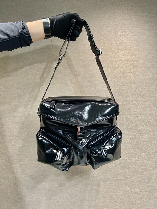 プラダ新しいバッグ