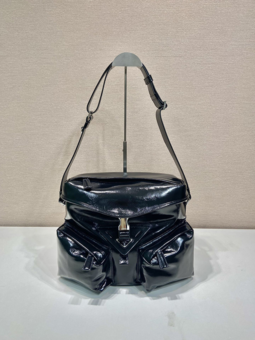 プラダ新しいバッグ