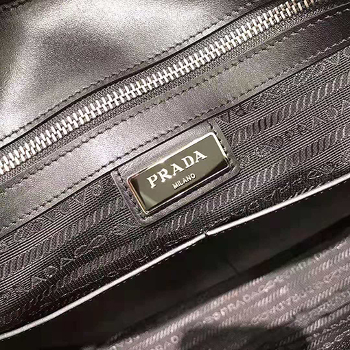 プラダメンズハンドバッグ