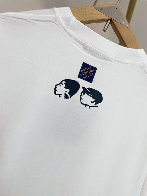 ルイヴィトン2025ショー愛のTシャツ