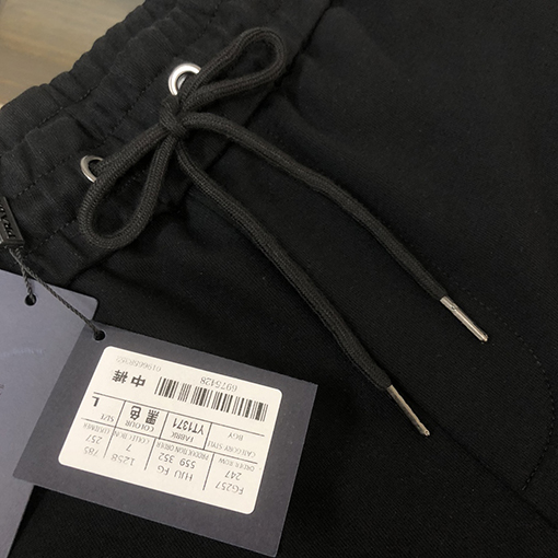 プラダコピー三角形のロゴが付いたショーツ