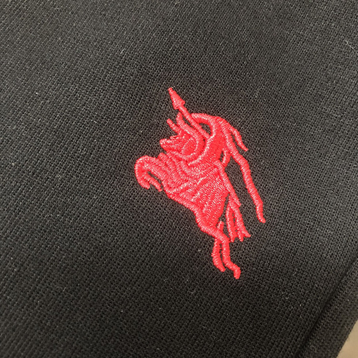 バーバリー刺繍のロゴが付いたカジュアルショーツ
