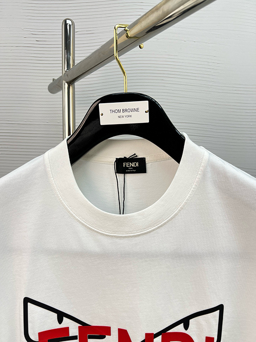 フェンディクラシックカラーTシャツ