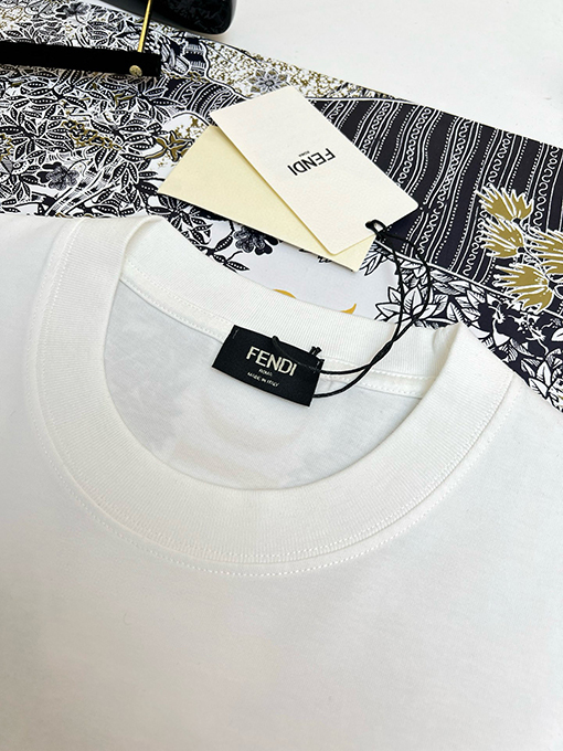 フェンディクラシックカラーTシャツ