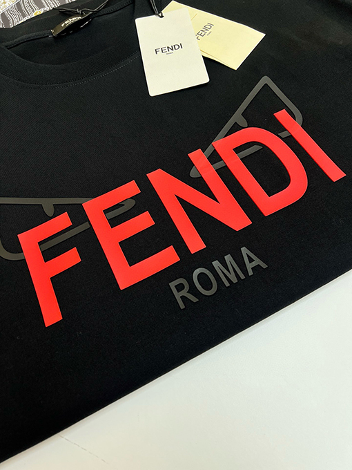 フェンディクラシックカラーTシャツ
