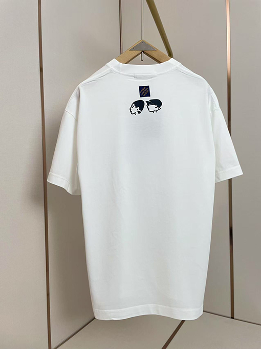 ルイヴィトン2025ショー愛のTシャツ