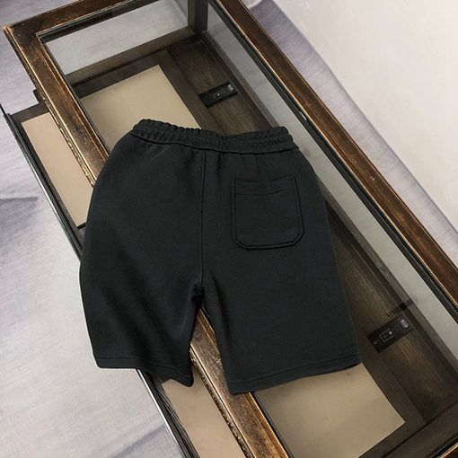 プラダコピー三角形のロゴが付いたショーツ