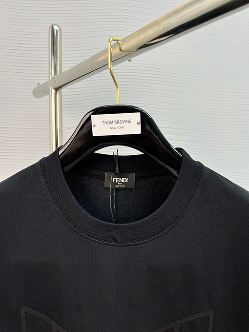 フェンディクラシックカラーTシャツ