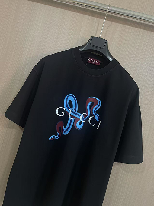 グッチスネークイヤー限定アルファベットTシャツ