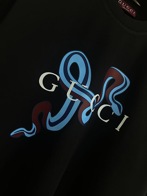グッチスネークイヤー限定アルファベットTシャツ