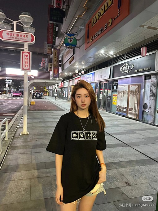 バレンシアガ新しいエコロゴ半袖Tシャツ