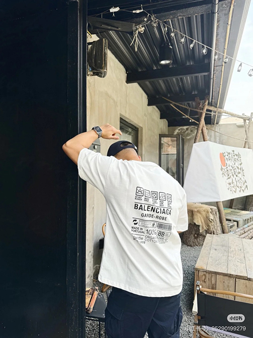 バレンシアガ新しいエコロゴ半袖Tシャツ