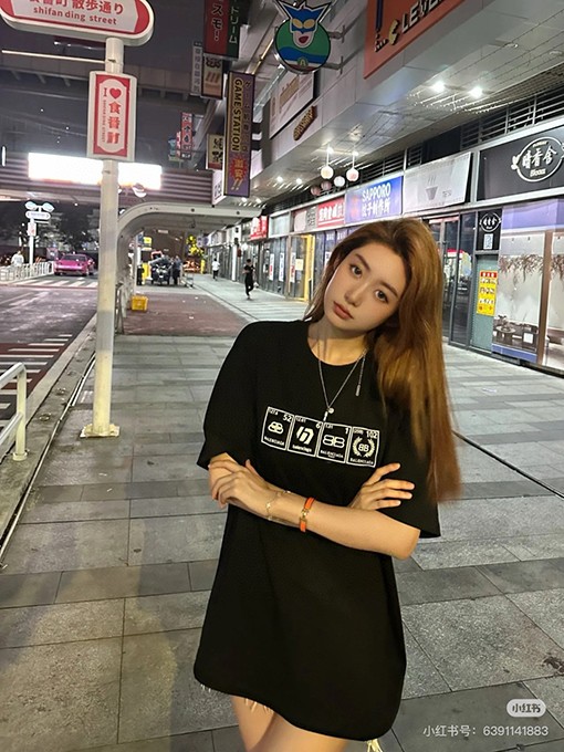 バレンシアガ新しいエコロゴ半袖Tシャツ