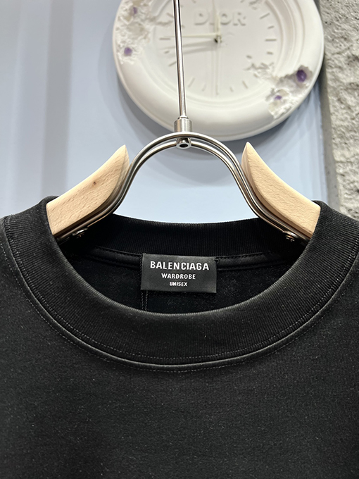バレンシアガ新しいエコロゴ半袖Tシャツ