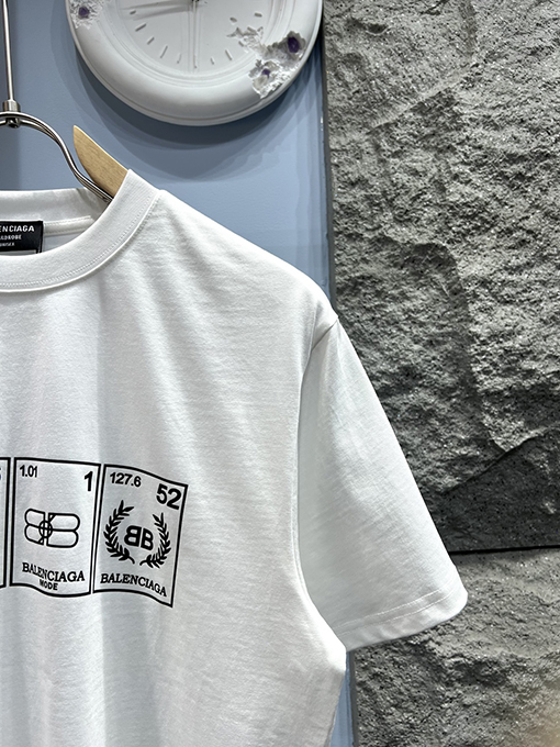 バレンシアガ新しいエコロゴ半袖Tシャツ