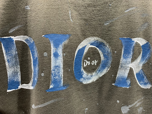 ディオール新しい手描きグラフィックTシャツ