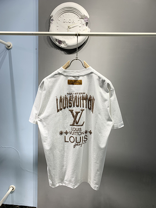 ルイヴィトンスーパーコピー新しいロゴフォームTシャツ