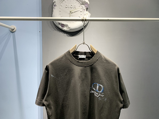 ディオール新しい手描きグラフィックTシャツ