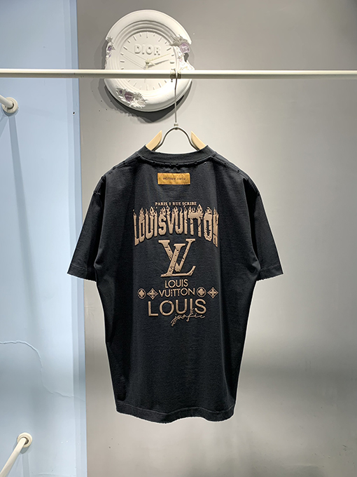 ルイヴィトンスーパーコピー新しいロゴフォームTシャツ