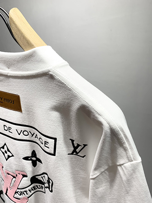 ルイヴィトンコピーロゴプリントTシャツ