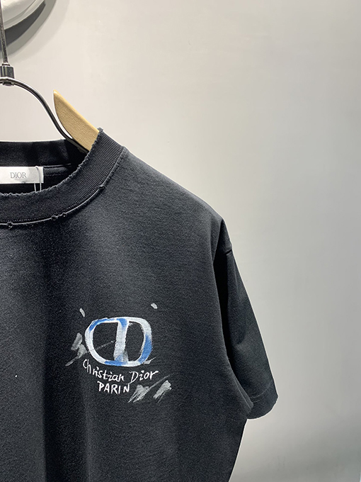 ディオール新しい手描きグラフィックTシャツ