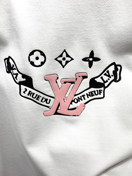 ルイヴィトンコピーロゴプリントTシャツ