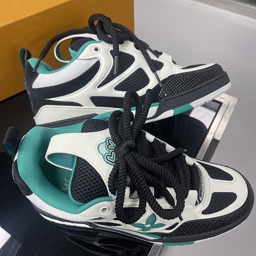 ルイヴィトンコピー  レディース Louis V Skate Sneaker 24FW スニーカー