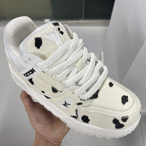 ルイヴィトン Trainer Maxi 24SS 牛のスニーカー