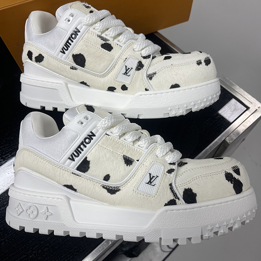ルイヴィトン Trainer Maxi 24SS 牛のスニーカー