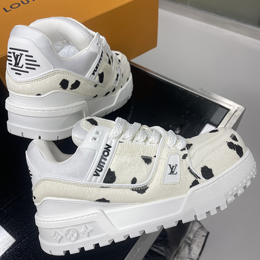ルイヴィトン Trainer Maxi 24SS 牛のスニーカー