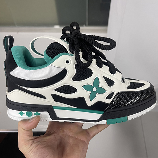 ルイヴィトンコピー  レディース Louis V Skate Sneaker 24FW スニーカー