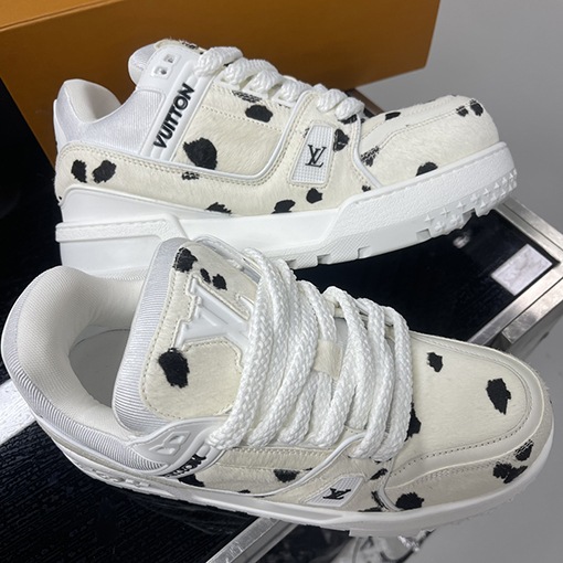 ルイヴィトン Trainer Maxi 24SS 牛のスニーカー