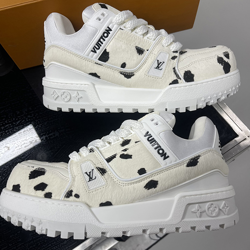 ルイヴィトン Trainer Maxi 24SS 牛のスニーカー