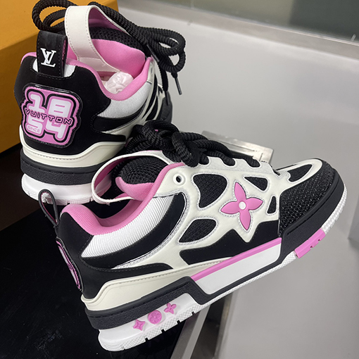 ルイヴィトンコピー  レディース Louis V Skate Sneaker 24FW スニーカー