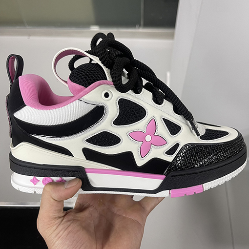 ルイヴィトンコピー  レディース Louis V Skate Sneaker 24FW スニーカー