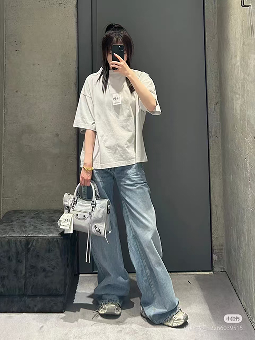 バレンシアガ25ssバレンタイン限定520タグ付箋丸首半袖Tシャツ
