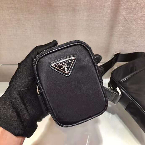 プラダモダンナイロンショルダーバッグ
