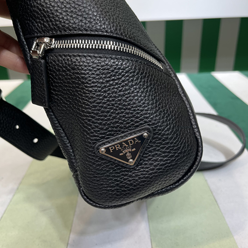 プラダスーパーコピー新しい牛革ショルダーバッグ